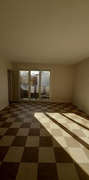 T4-132 RUE LEON JOUHAUX 38100 GRENOBLE - Photo 1