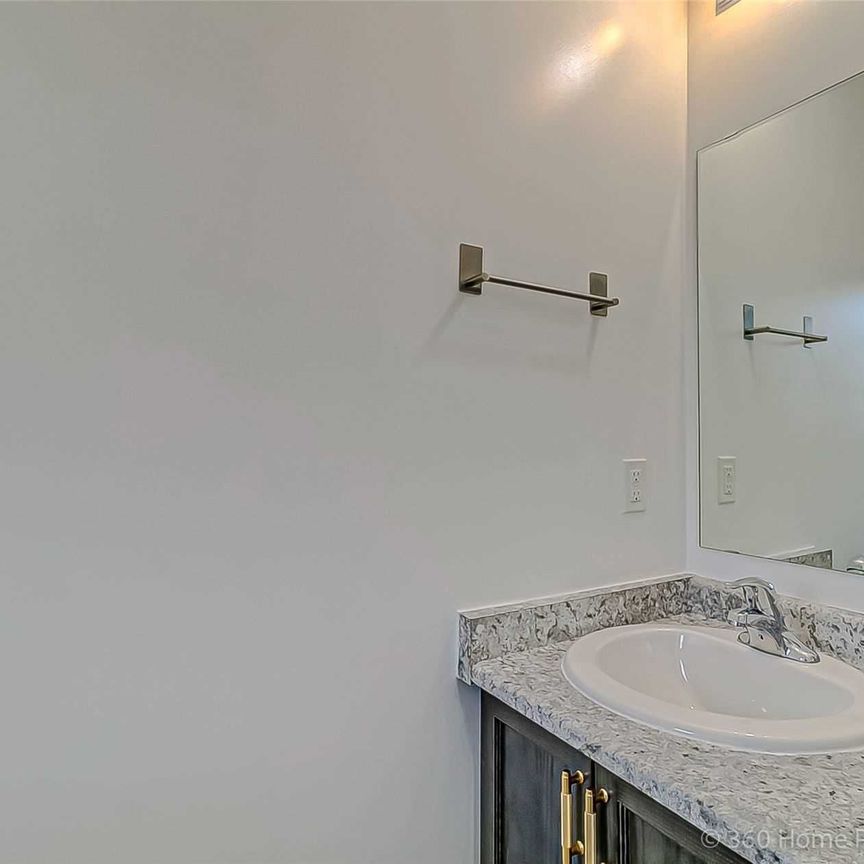 For Lease - 3 Bradbury Road, Hamilton, Ontario - Photo 1