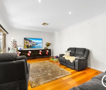 Large & Luxurious in a Prime Location - Photo 3