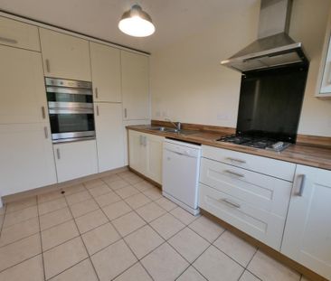 3 bedroom end of terrace house to rent - Photo 5