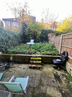 Room in a Shared House, Buckhold Road, SW18 - Photo 1