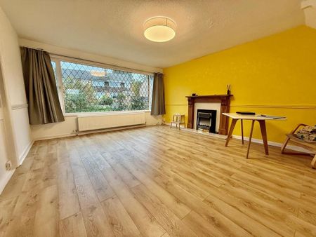 4 bedroom link detached house to rent - Photo 3