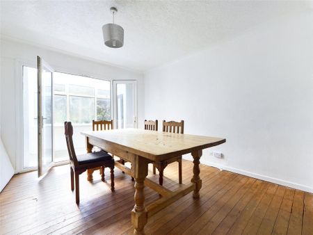 4 bedroom semi-detached house to rent - Photo 5