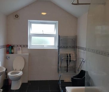 4 bedroom terraced house to rent - Photo 1