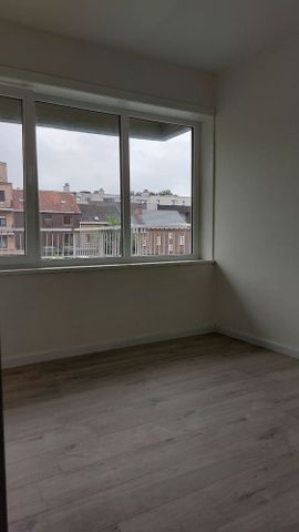 Genk, Dieplaan 25 bus 26 – Gerenoveerd appartement met 1 slaapkamer (43 m2 ) met ruim terras (40 m2) en kelderberging - Foto 5