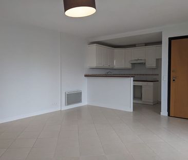 Appartement COURBEVOIE - 4 pièces - 72 m2 - Photo 4