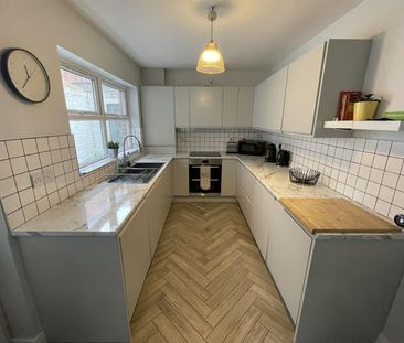 12 Ava Drive, Ormeau Road, - Photo 6