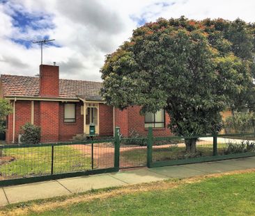 46 Boundary Road, East Geelong - Photo 4
