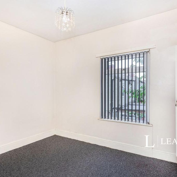 2 bedroom end of terrace house to rent - Photo 1