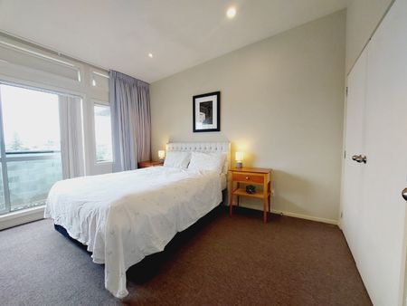 Light-Filled Two-Bedroom Apartment with Stunning Views & Unbeatable Location - Photo 5