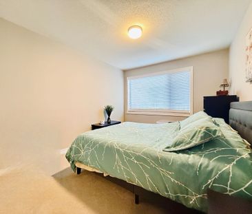 For Lease - 990 Fameflower Street, Barrhaven, Ontario - Photo 3