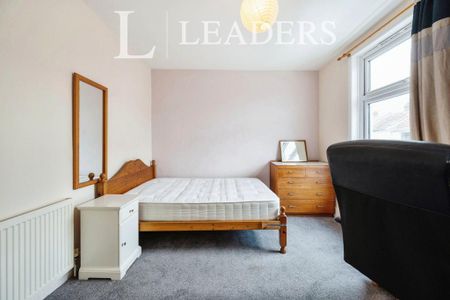 4 bedroom terraced house to rent - Photo 5