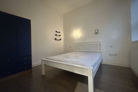 Church Gate - Photo 4