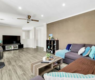 334 Hogans Road, Hoppers Crossing VIC - Photo 2