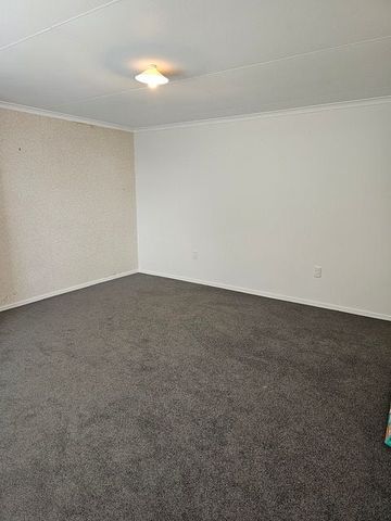 Charming 1BR Unit with Garden! - Photo 5