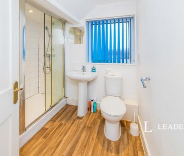 2 bedroom flat to rent - Photo 6