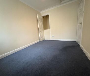 2 bedroom semi-detached house to rent - Photo 3