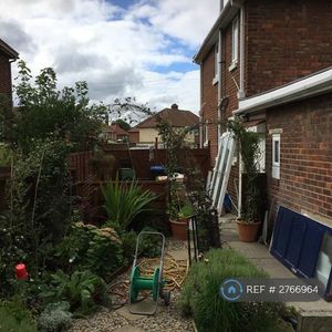 3 bedroom semi-detached house to rent - Photo 3