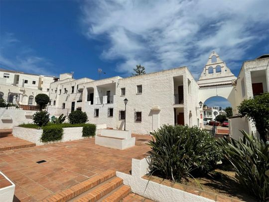 Piso de alquiler en Urbanización Pueblo Mexicano, 208, San Luis de Sabinillas - Photo 1