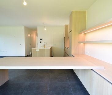 Luxueus gelijkvloers appartement met tuin, garage en 2 slaapkamers ... - Foto 2