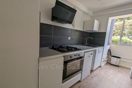 Location Appartement 3 pièces 53m² TOULON 83000 - Photo 2