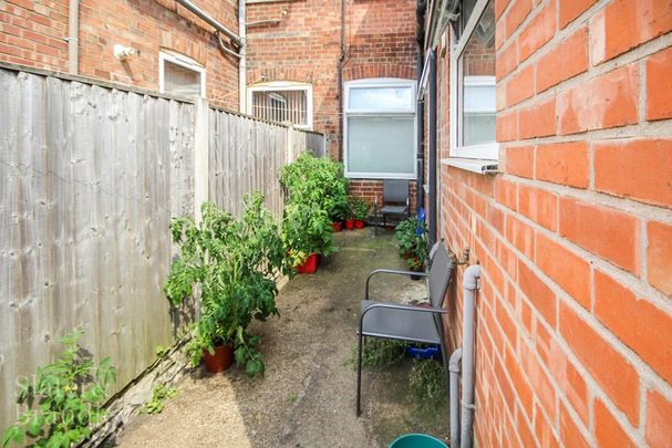 1 bedroom house of multiple occupation to rent - Photo 1