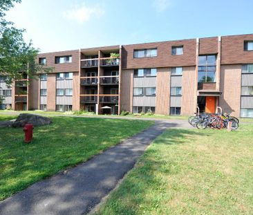 4 1/2 Charny Tout inclus Piscine septembre - Photo 1