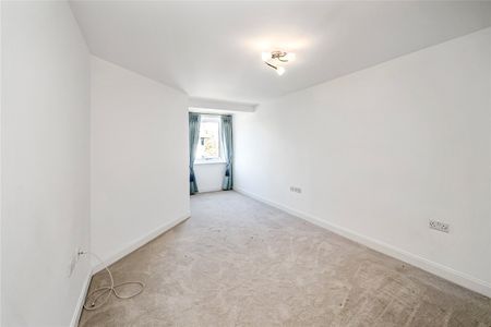 Bridge Avenue, Maidenhead, Berkshire, SL6 - Photo 3