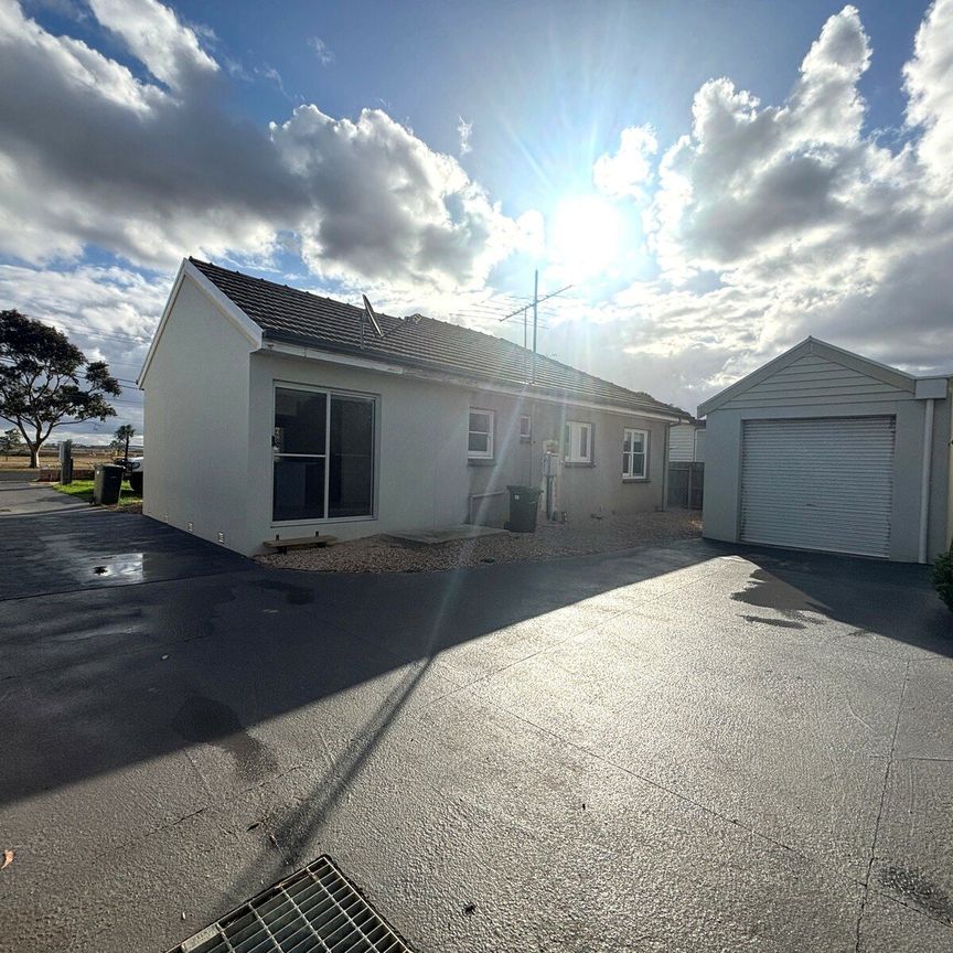 THREE BEDROOM FAMILY HOME - Photo 1
