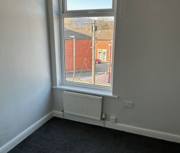 Lovely & Modern Two Bedroom Family Home for Rent in Blackburn - Photo 4