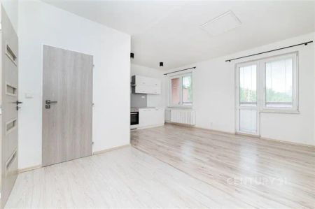 Podnájem rekonstruovaného bytu 1+kk s lodžií, ul. Slezská Třinec - Photo 4