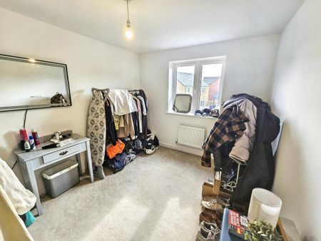 3 bedroom semi-detached house to rent - Photo 5