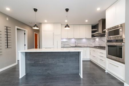 403-3911 Cates Landing, North Vancouver - Photo 4