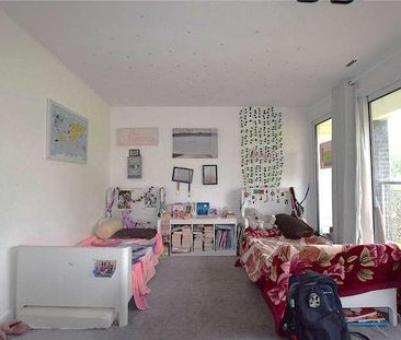 Wild Oaks, Acacia Road, Staines-upon-thames, Surrey, TW18 - Photo 6