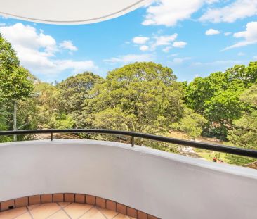 Contemporary Chic With Parkside Poise - Photo 2