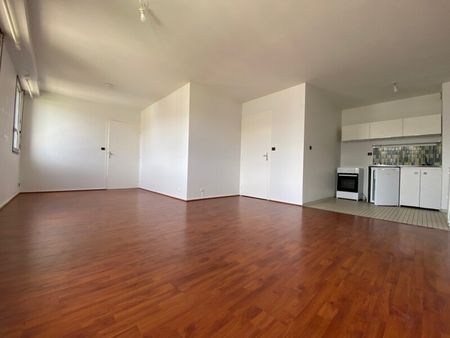 Location Appartement 2 pièces 50m² ORLEANS 45000 - Photo 3