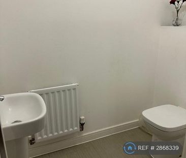 3 bedroom semi-detached house to rent - Photo 6