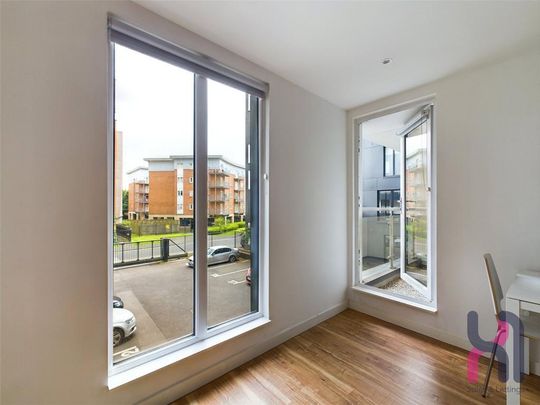 2 bedroom flat to rent - Photo 1
