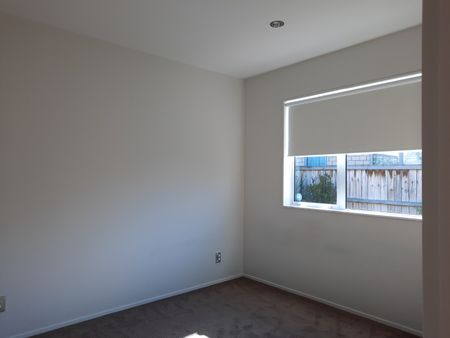 Beautiful Large Family Home - Photo 4