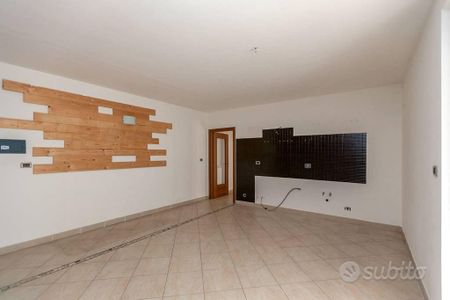 Appartamento di 68 m² con 2 locali e box auto a Ca - Photo 2