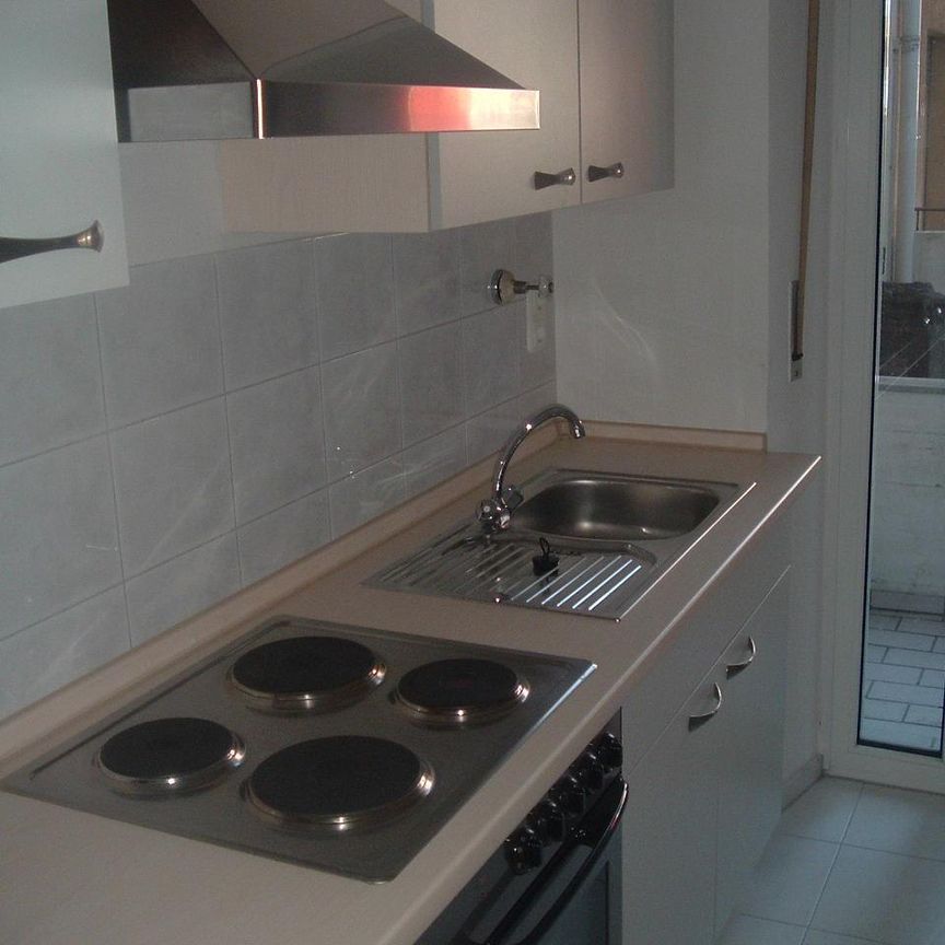 KESTLER IMMOBILIEN IVD - HELL GEFLIESTES BAD UND WC - LAMINATBODEN! - EINBAUKÜCHE! - Photo 1