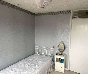 Room in a Shared House, Westacre Gardens, B33 - Photo 1