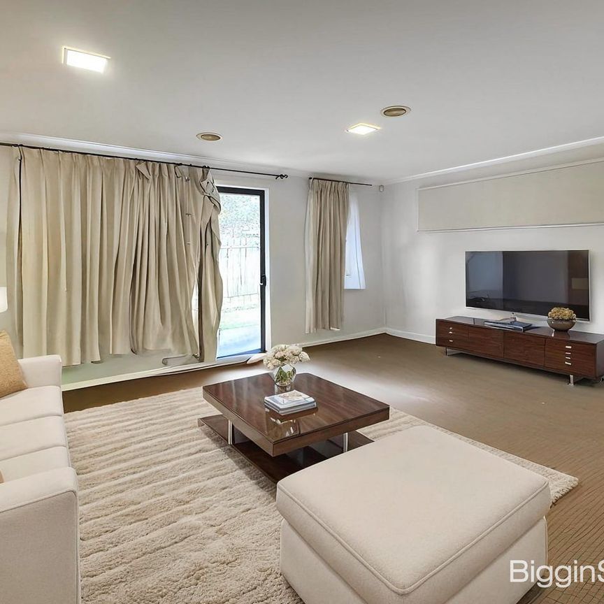 Spacious 3-Bedroom Unit in Prime Glen Waverley Location - Photo 1