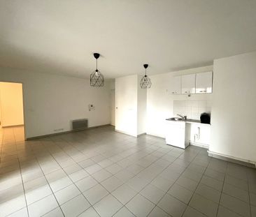 Location Appartement 2 pièces 47m² MARSEILLE 3ème - Photo 5