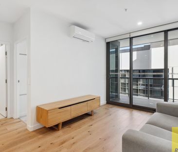 City Central Unfurnished Apartment with Resort-Style Amenities - Photo 3