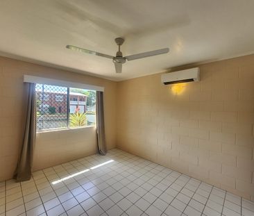 Half Duplex close to Earlville Shopping Town - Photo 2