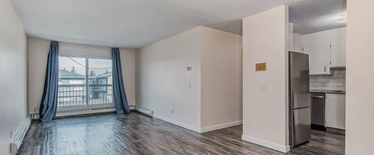 New Reno’s, Pet friendly, First floor, Large Two-Bedroom Unit | 4340 73 Street Northwest, Calgary - Photo 1