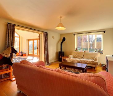 6 bedroom detached house to rent - Photo 3