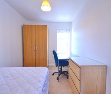 6 bedroom semi-detached house to rent - Photo 2