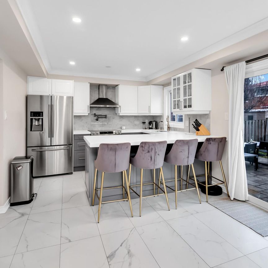 For Lease - 119 Mccabe Crescent Unit# Main & 2nd, Vaughan, Ontario - Photo 1